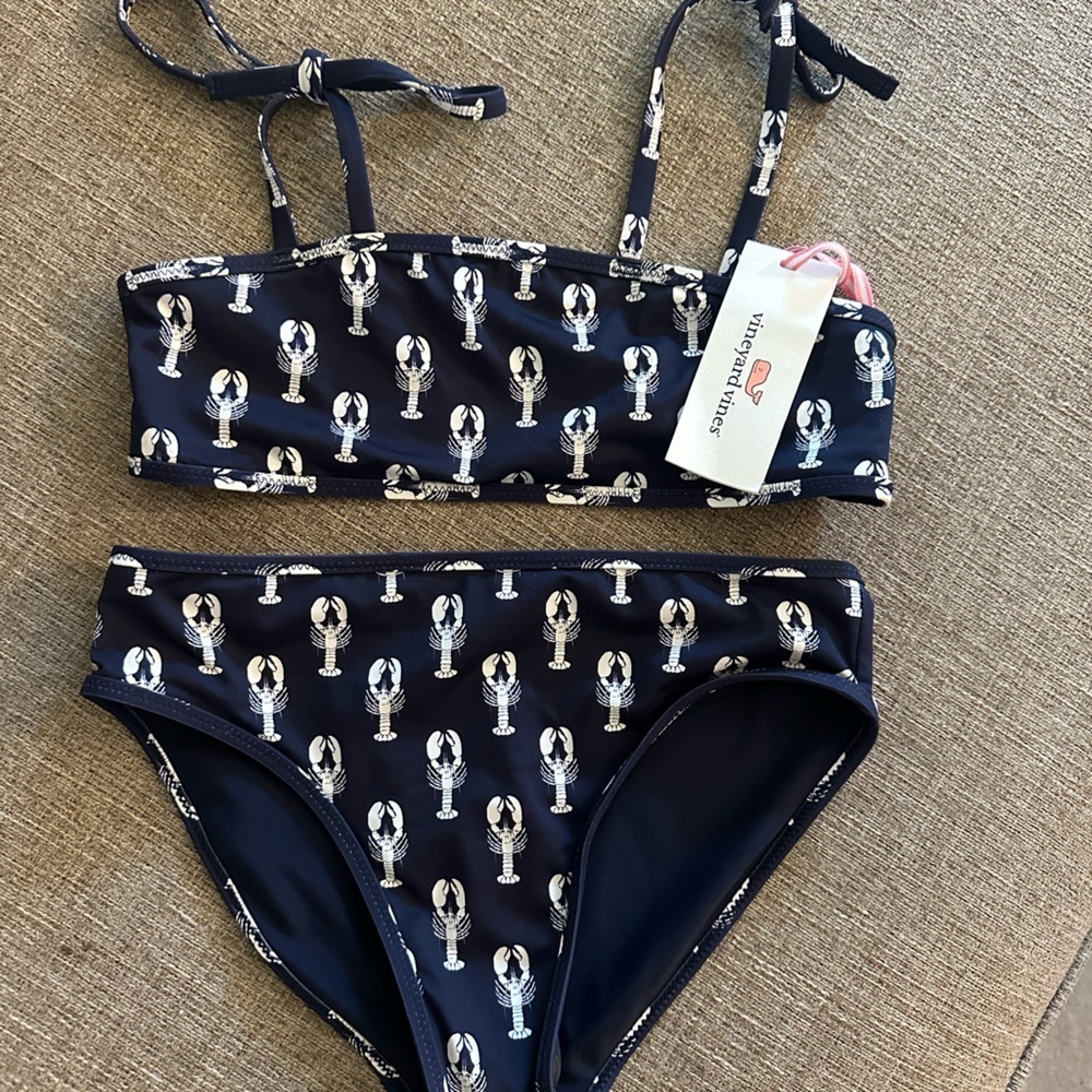 Vineyard vines navy and white lobster two-piece girls size medium